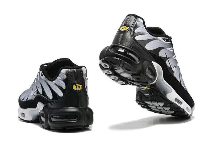 Air Max Plus TN 1 "Black Metallic"