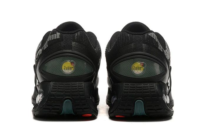 Air Max DN x Supreme "Triple Black"